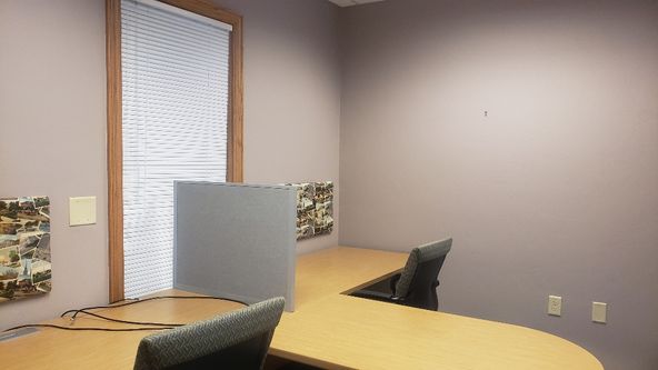1,422 SF